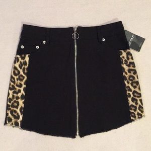 Forever 21 Black and Leopard Skirt S